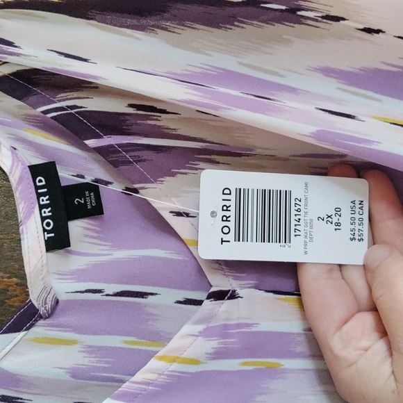 Plus size top - Picture 3 of 4